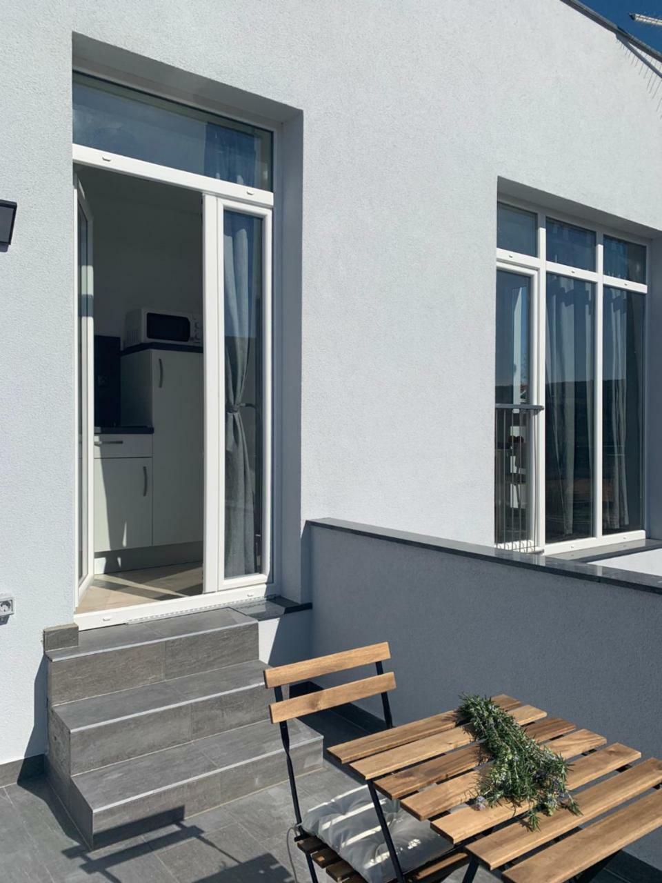 Modern Apartments Day 시베니크 외부 사진