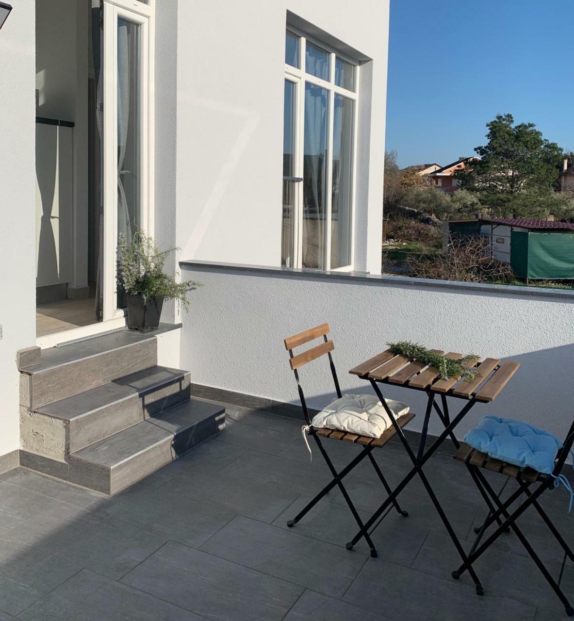 Modern Apartments Day 시베니크 외부 사진