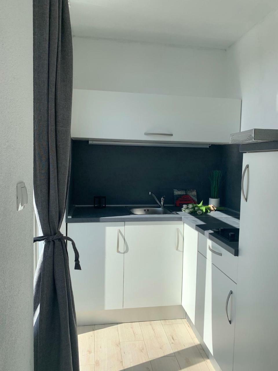 Modern Apartments Day 시베니크 외부 사진
